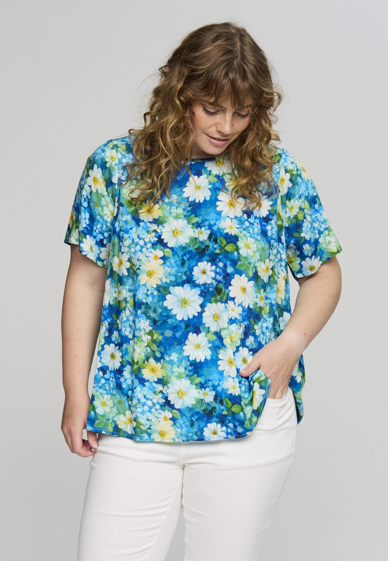 S263806 - Blue garden with white flowers - Extra 5